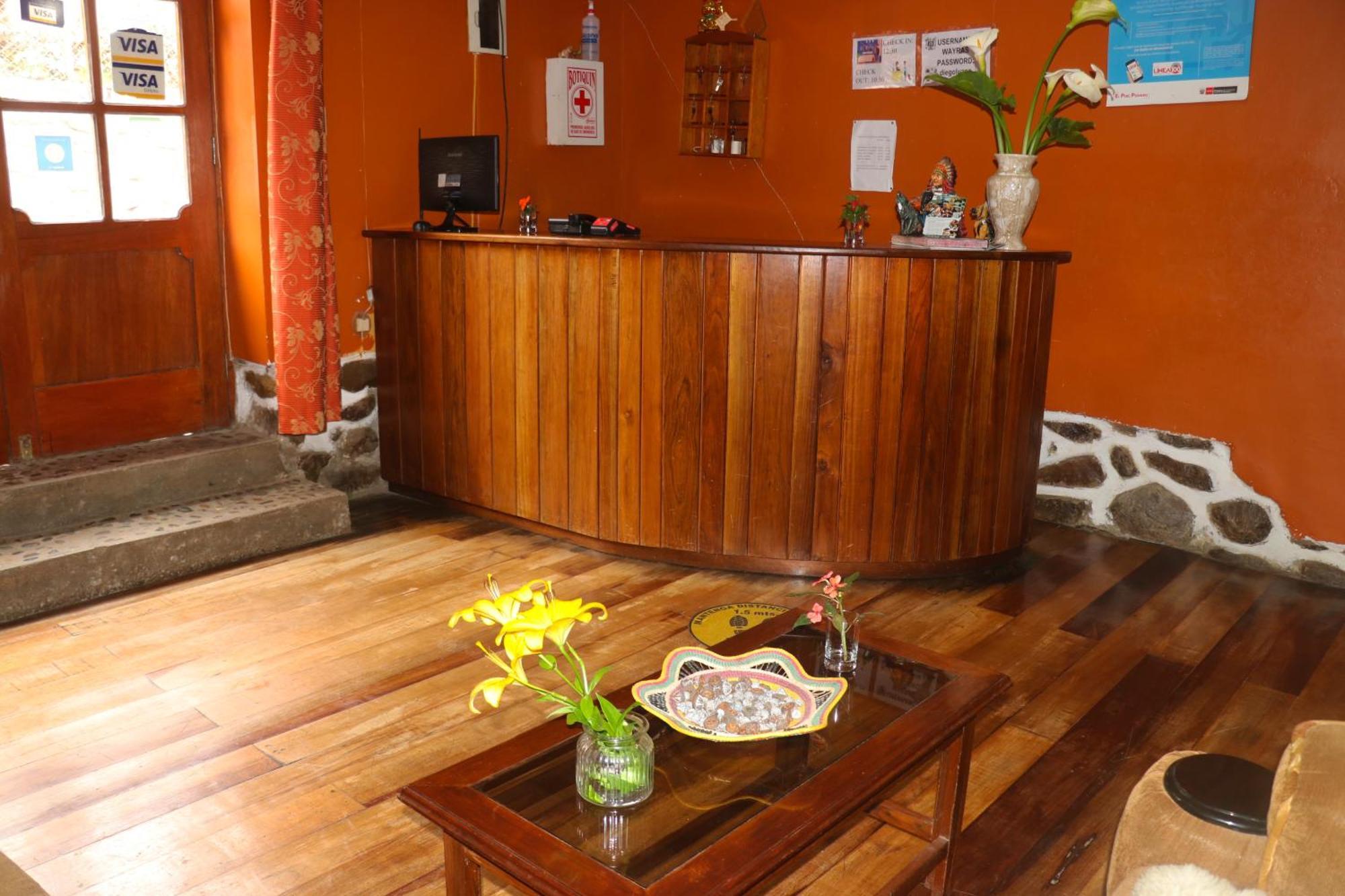 Wayras Hostal أويانتيتامْبو المظهر الخارجي الصورة