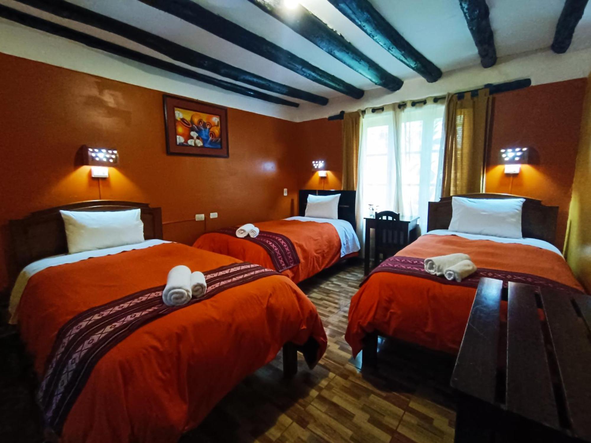 Wayras Hostal أويانتيتامْبو المظهر الخارجي الصورة