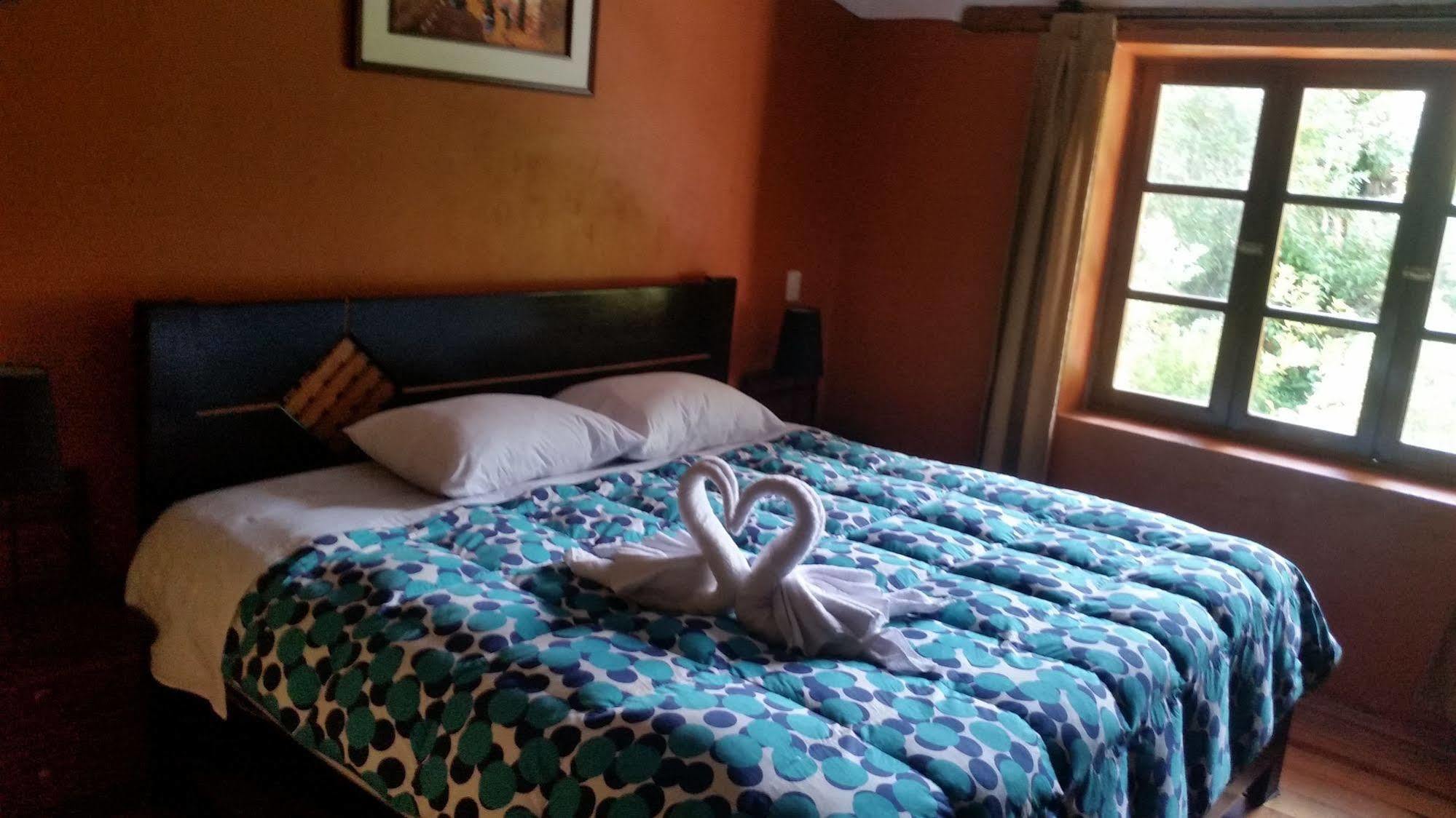 Wayras Hostal أويانتيتامْبو المظهر الخارجي الصورة