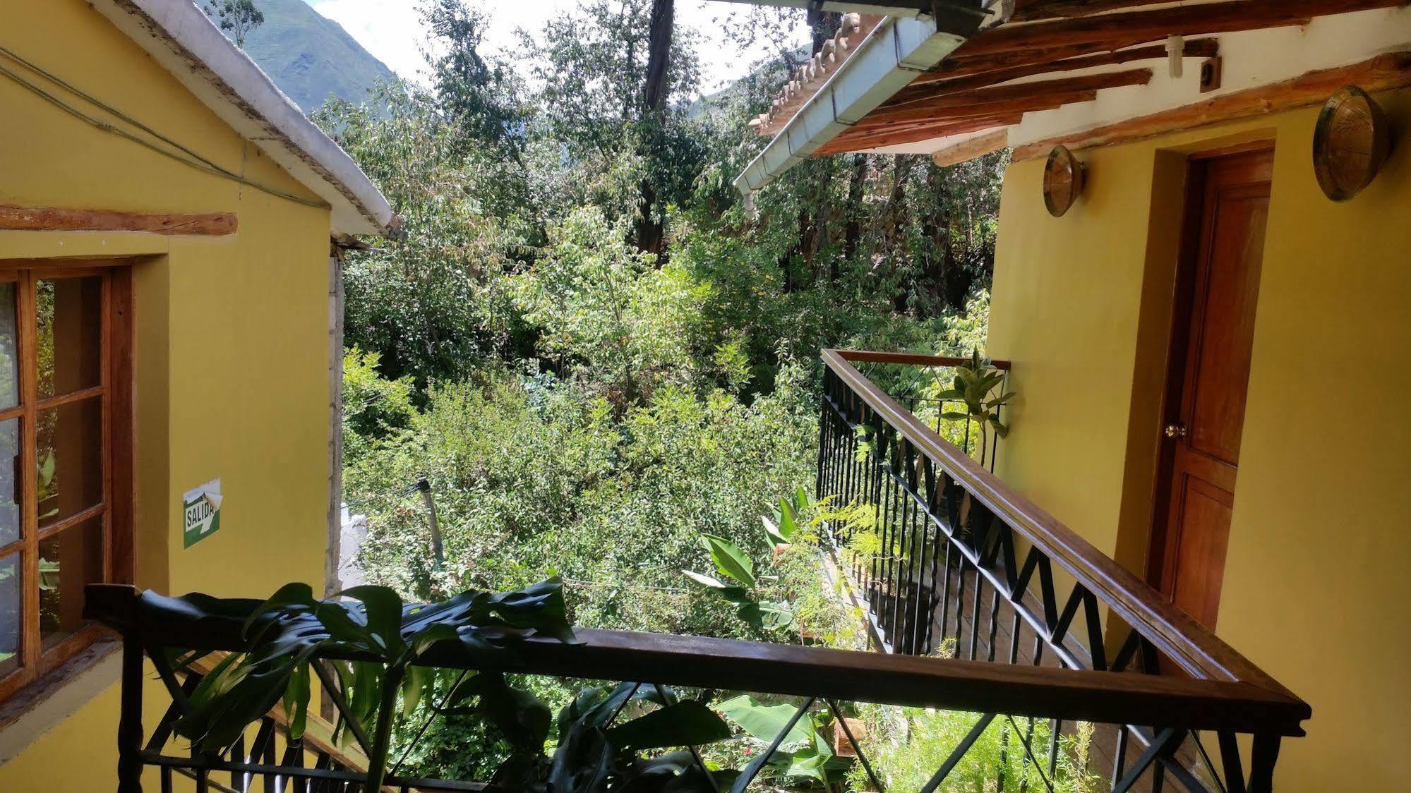 Wayras Hostal أويانتيتامْبو المظهر الخارجي الصورة