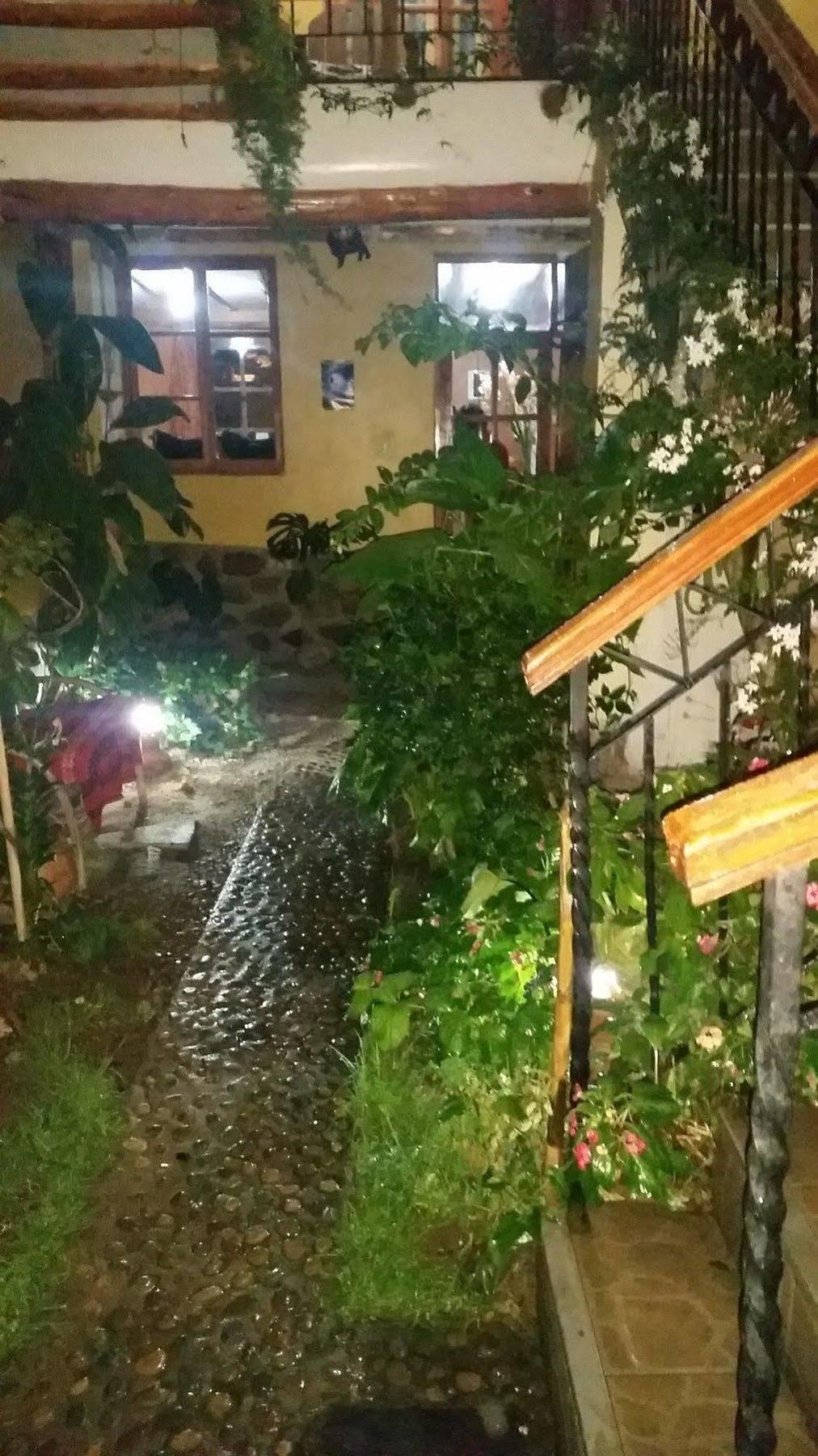 Wayras Hostal أويانتيتامْبو المظهر الخارجي الصورة